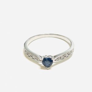 Pt900 サファイア リング